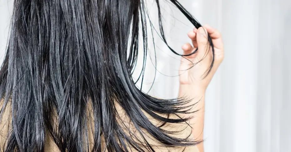 rambut mengkilap lepek