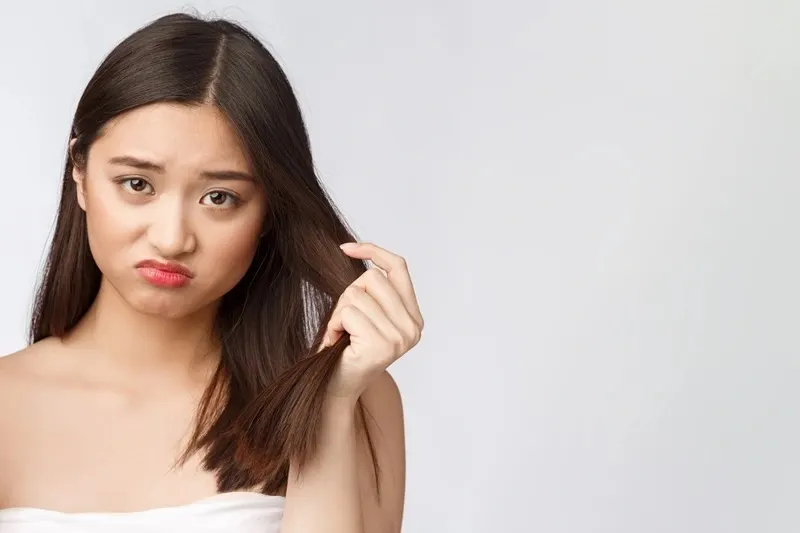 Rambut-berminyak ujung kering