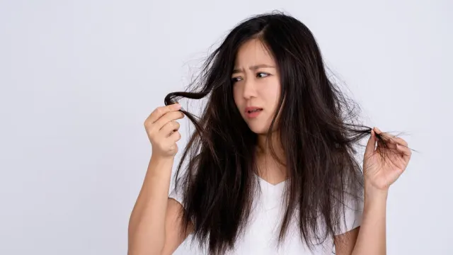 3 Edukasi dan Medis Penting untuk Rambut Rusak