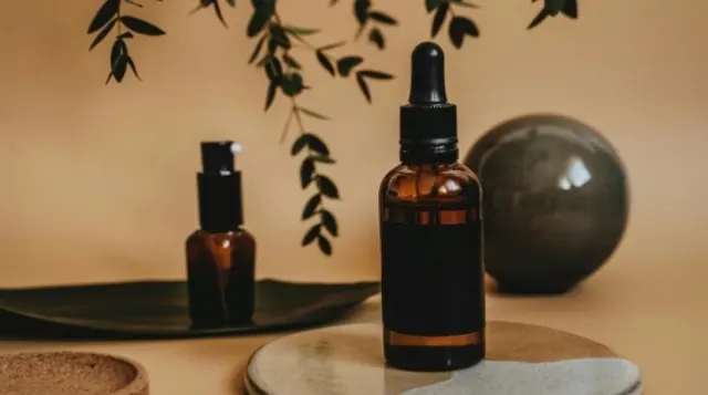Bukan Cuma Stres! Ini Penyebab Akar Rambut Lemah dan Tips Ampuh Menguncinya Dengar Serum
